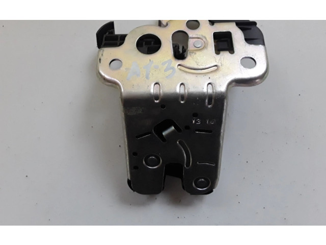 Замок багажника 8R0827505A    Audi A1 2010 - 2018 года