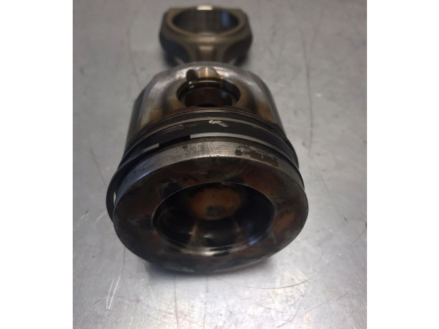 Поршень с шатуном BH02 BH02 Peugeot Partner