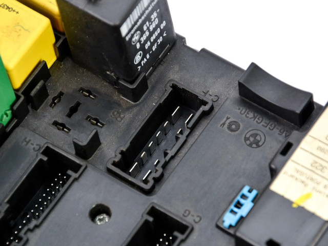 Pojistková skříňka YQE500240, YMD504280 Land Rover Range Rover L322 2005