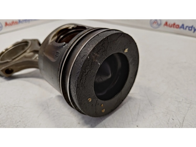 Поршень с шатуном N47 11257803033, 11247807345 BMW 3 E90 E91 для дизельного двигателя 1.8