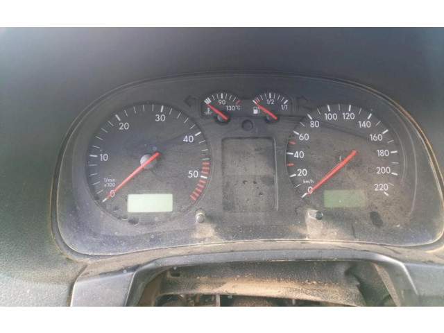 Přístrojová deska Volkswagen Bora