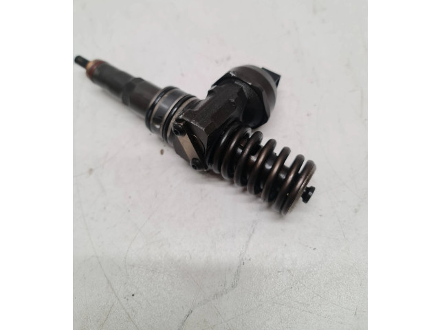 Vstřikovač 038130073BN   Volkswagen Caddy    BLS 