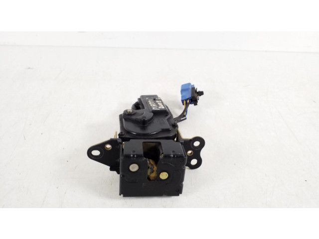 Zámek zadních dveří 69110-02010   Toyota Matrix (E130) 2003