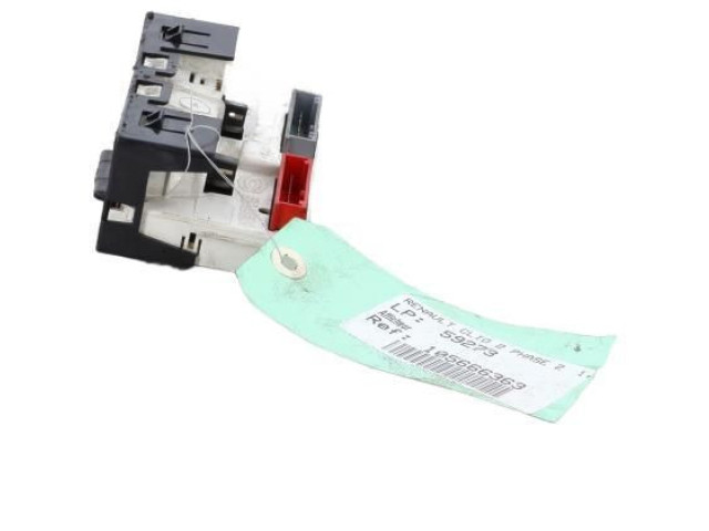 Дисплей    8200057681   Renault Clio II