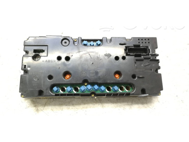 Přístrojová deska Volkswagen Caddy 1996 88311235, 87001323