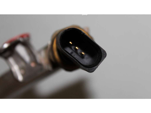 Топливная рампа 03C133317A   Volkswagen PASSAT B6  