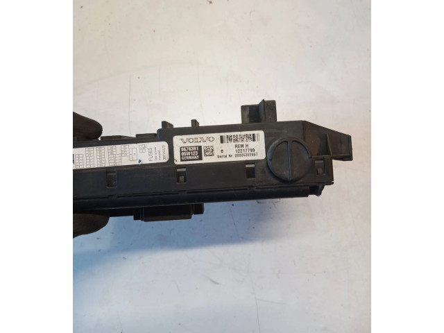 Блок предохранителей 8676391, 05W123   Volvo XC90    