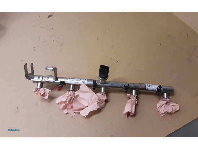 Топливная рампа 07K133681B   Audi A3 S3 8V   для двигателя DAZA