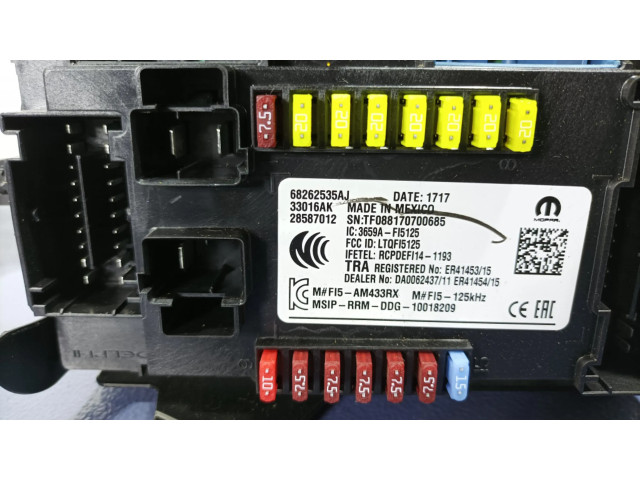 Блок предохранителей  68262535AJ   Jeep Compass    