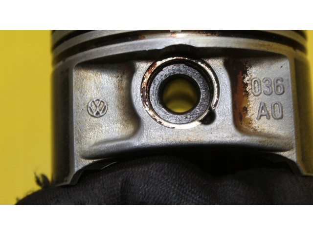 Píst Volkswagen Polo IV 9N3