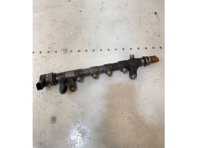 Топливная рампа 03L089M Volkswagen Golf VI для двигателя CFF