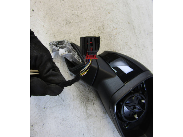 Зеркало электрическое Volkswagen Golf VIII 2019 - года