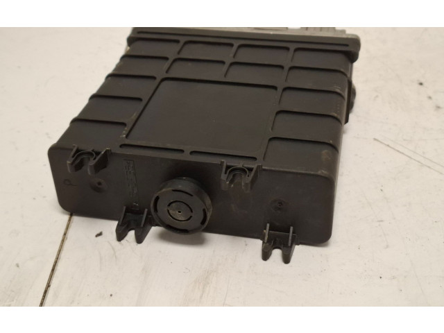 Блок управления двигателя 028906021P, 0281001251   Ford Galaxy