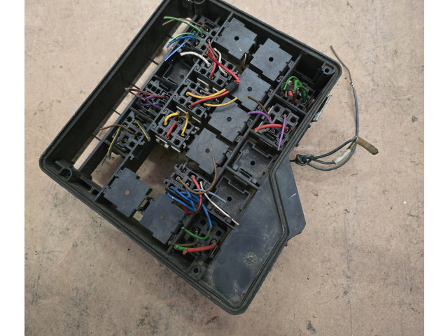 Pojistková skříňka 1379991, 6113 BMW 5 E34 1992