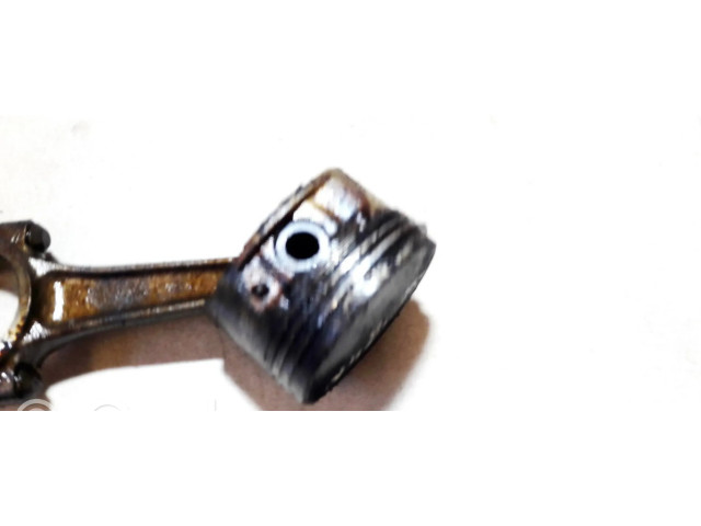 Píst Citroen Xsara pro benzínový motor 1.6