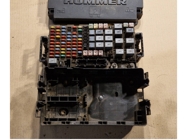 Pojistková skříňka 15887759, 25796965 Hummer H3 2007
