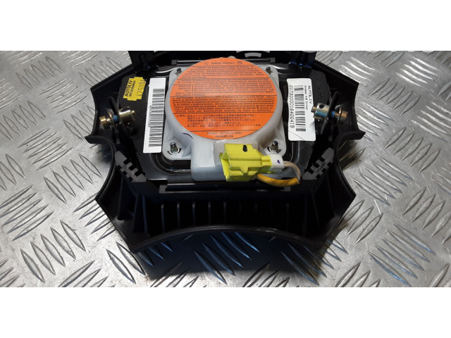 Топливная рампа Nissan Almera Tino