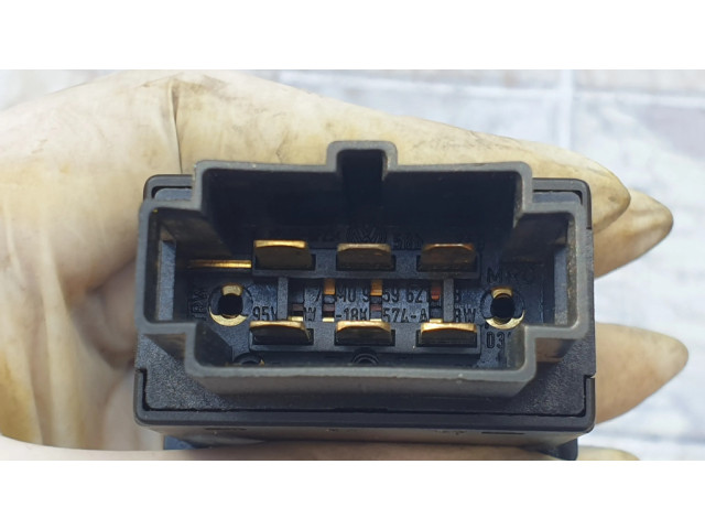 Включатель обогрева стекла с помощью электричества