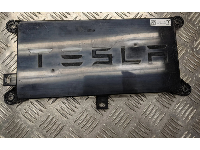 Дисплей 104390000E, P182500003310 Tesla Model X