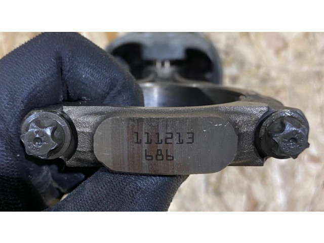 Píst 7843123704, 111213686 BMW 5 F10 F11 pro benzínový motor 4.4