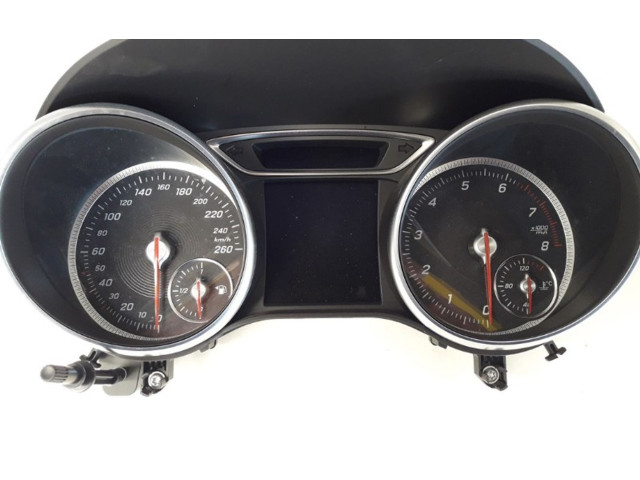 Přístrojová deska Mercedes-Benz CLA C117 X117 W117 2018