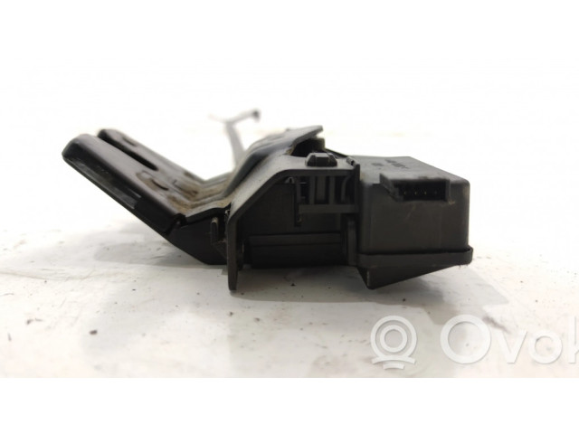 Zámek zadních dveří 8196401 BMW 3 E46 2003