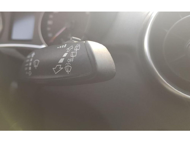 Кнопки рулевого колеса    Audi A1
