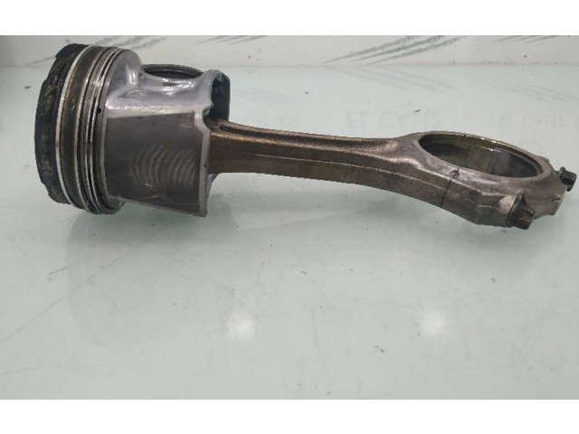  Поршень с шатуном    Audi A6 S6 C5 4B  