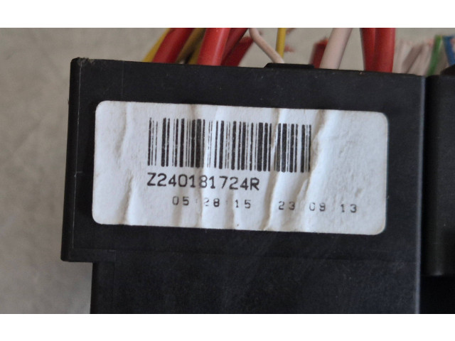 Блок предохранителей Z240181724R Renault Clio IV