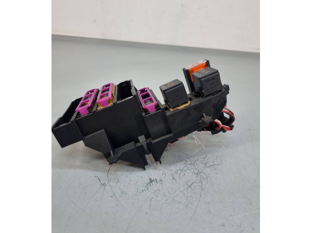 Блок предохранителей Audi Q5 SQ5