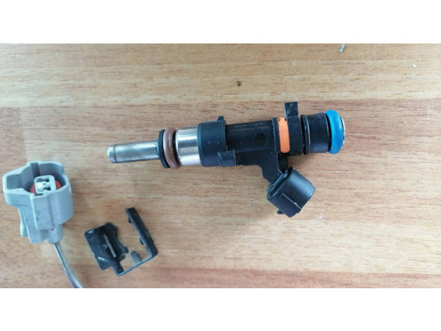 Комплект форсунок 166004787R, 8201505544    Dacia Sandero для бензинового двигателя H4B.408 0.9