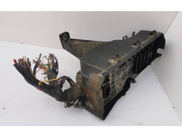 Блок предохранителей 9494210   Volvo V70    