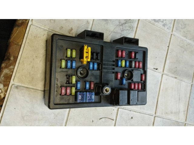 Блок предохранителей 96821082 Chevrolet Captiva