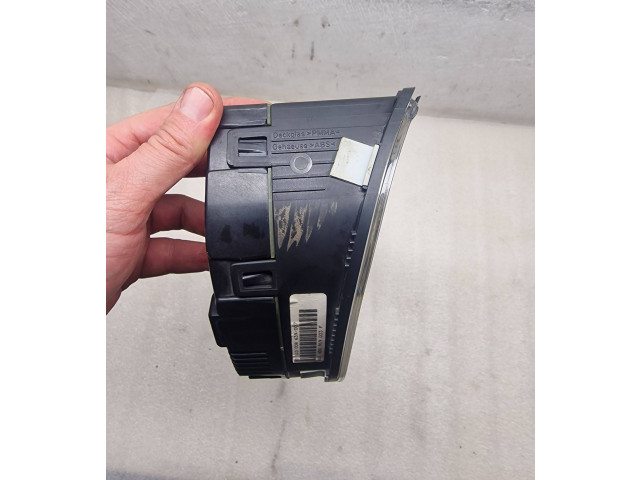 Píst 81117764   Audi A8 S8 D2 4D     