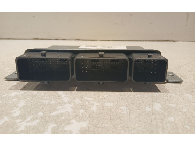 Блок управления двигателя 237104639S   Dacia Sandero III