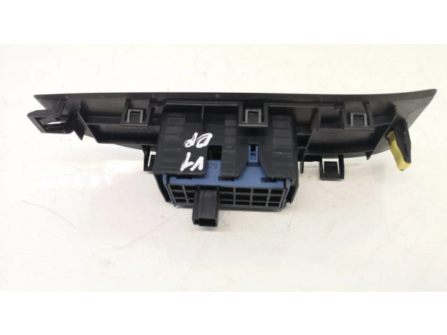 Включатель электрических окон