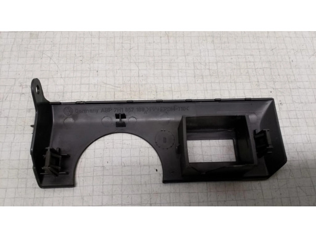 Другая деталь панели