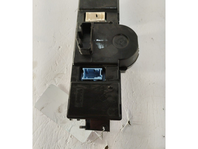 Блок управления климат-контролем    Renault Scenic II   Grand scenic II