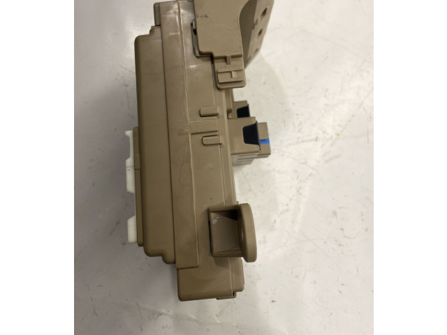 Pojistková skříňka 82201AL01C Subaru Outback (BS) 2015