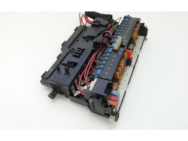 Блок предохранителей 8364540, 8364540   BMW X3 E83    