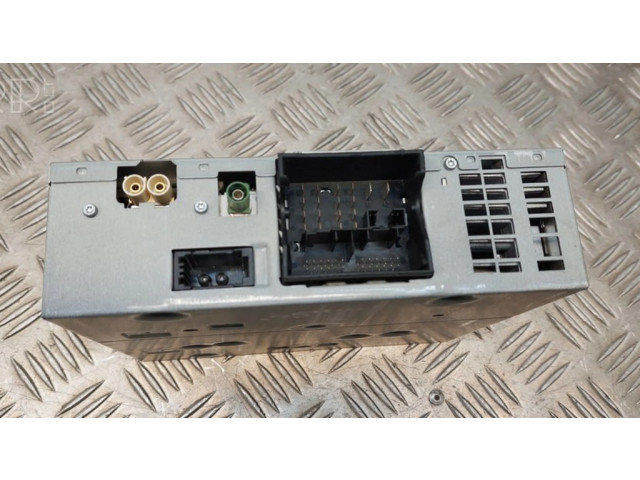 Радио/ проигрыватель CD/DVD / навигация