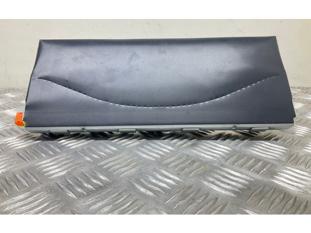 Подушка безопасности для колен 5G2880842D Skoda Octavia Mk3 (5E)