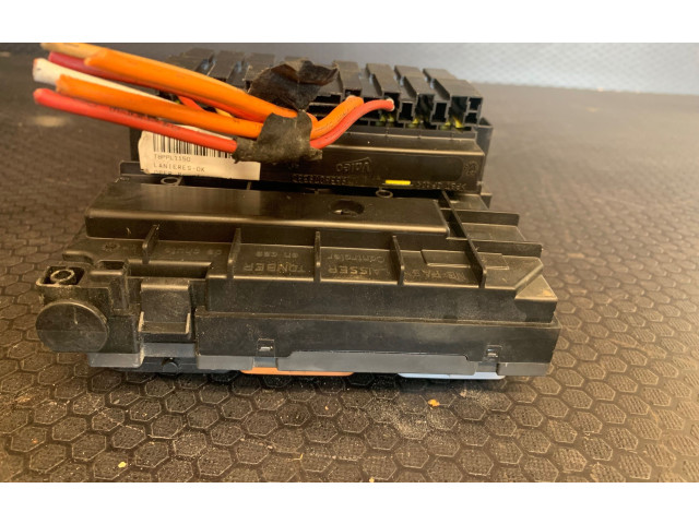 Pojistková skříňka 9807028580 Peugeot 5008 2010