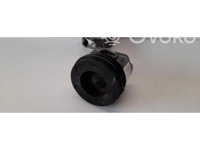 Píst Nissan Almera Tino