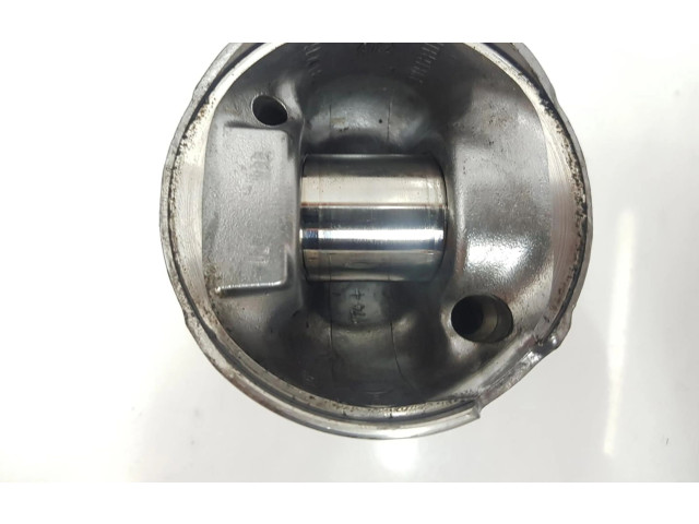 Píst T1DA   Ford Grand C-MAX  pro naftový motor 1.6  