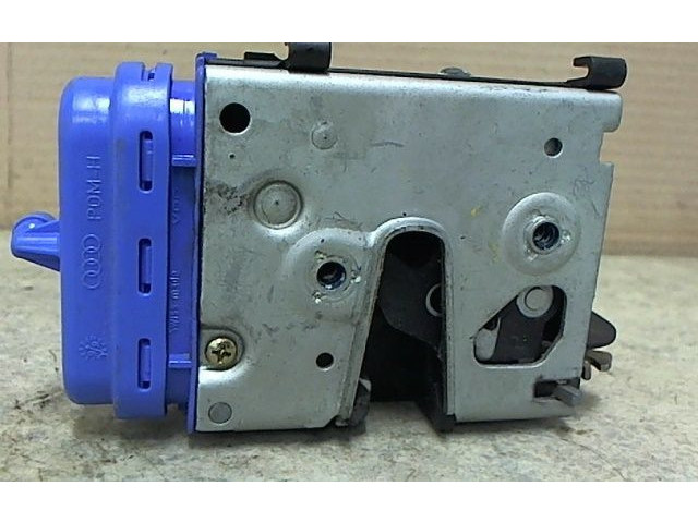 Двигатель центрально замка 4A0839016D   Audi A3 S3 8L