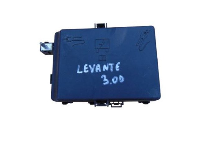 Блок предохранителей  670104258   Maserati Levante    