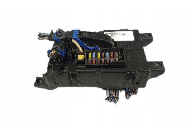 Блок предохранителей 00517986150 Fiat Grande Punto