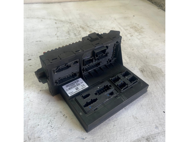 Блок предохранителей 2115452901   Mercedes-Benz E W211    