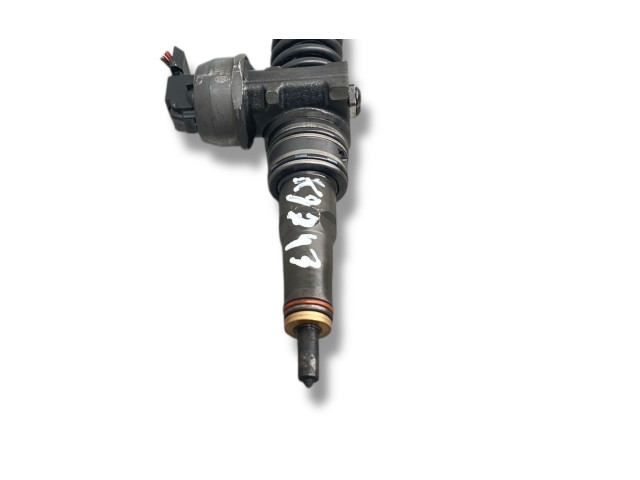 Форсунка 0414720215, 038130073AG    Volkswagen Golf Plus  BKC 